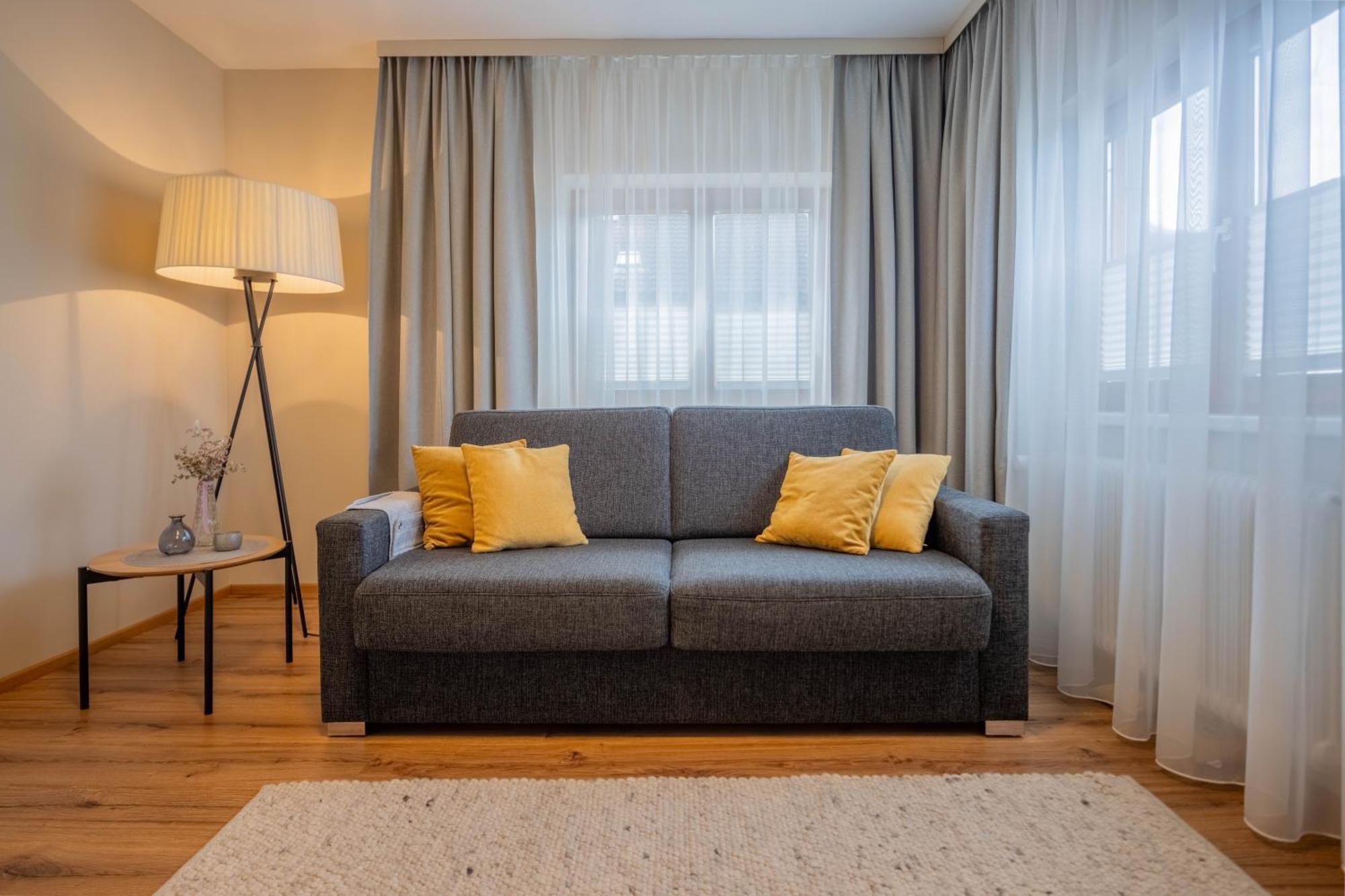 Haus Christina - Romantik Suite Bürs Exteriör bild