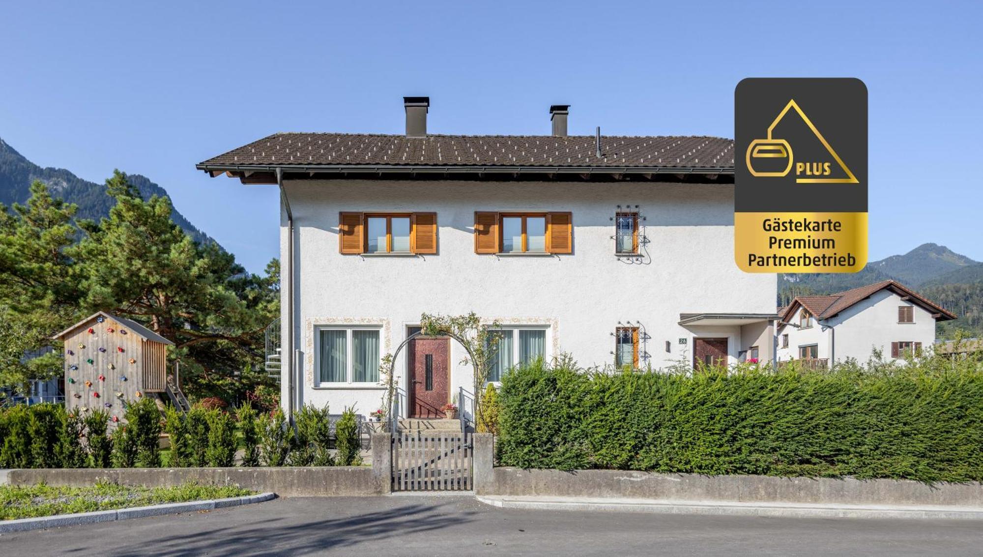 Haus Christina - Romantik Suite Bürs Exteriör bild